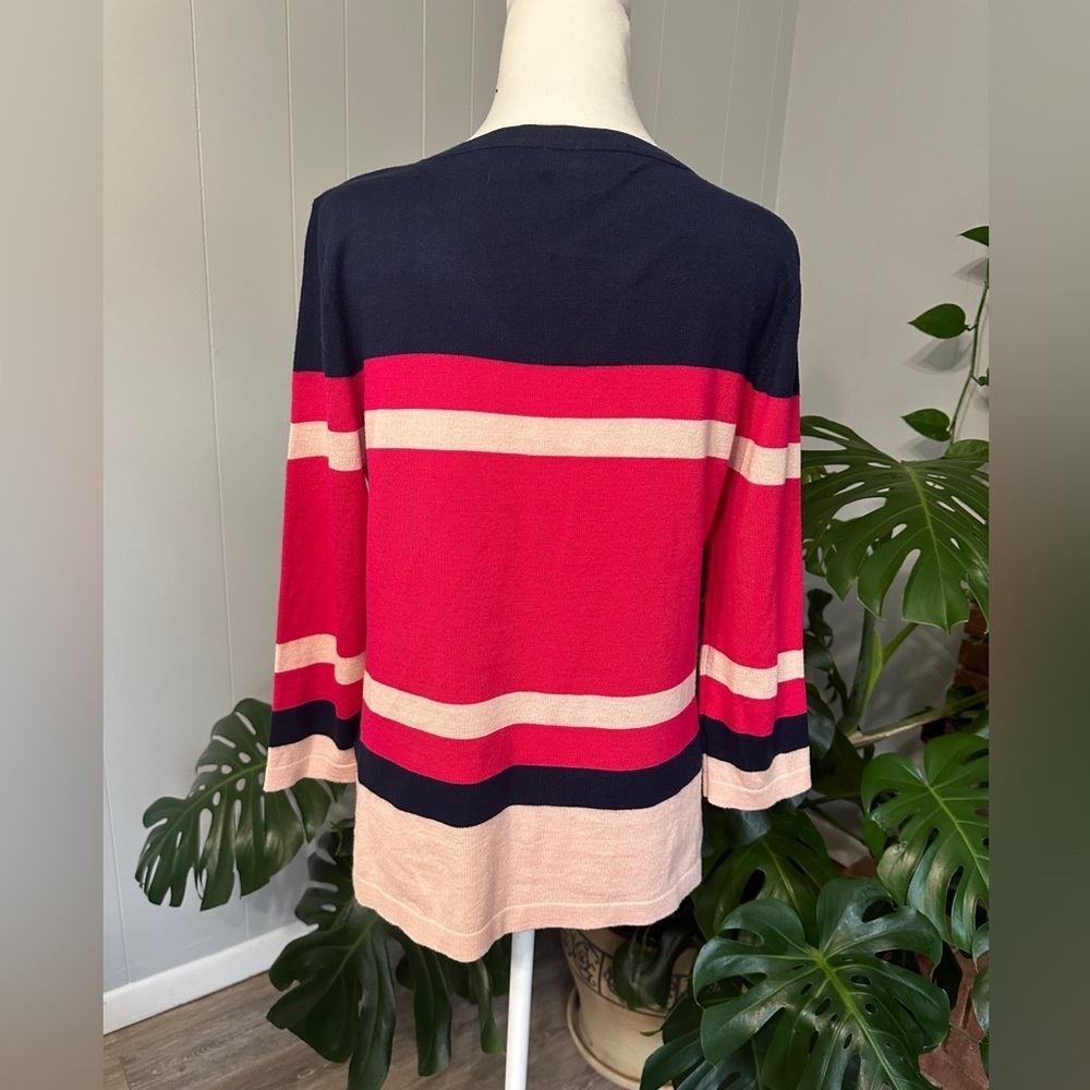 🛍️Liz Claiborne multi color thin-sweater Size Small excellent condition.